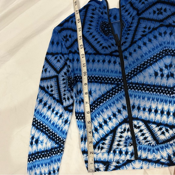 Blue and Black Tart Brand, tye dye pattern long sleeve - Picture 4 of 10